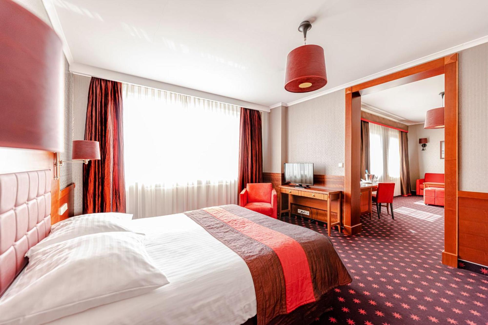 Hotel Panorama Mszczonow Exterior photo